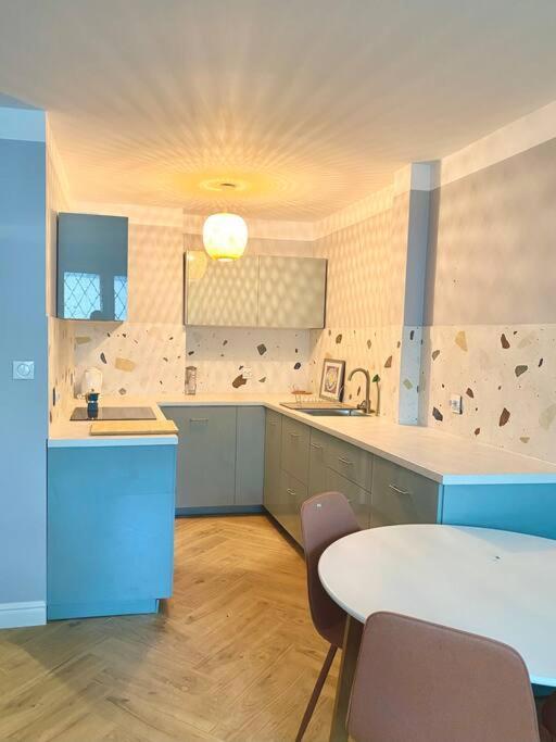 Apartment Close To Metro, 8 Minutes To Centrum And Near Airport Варшава Екстериор снимка