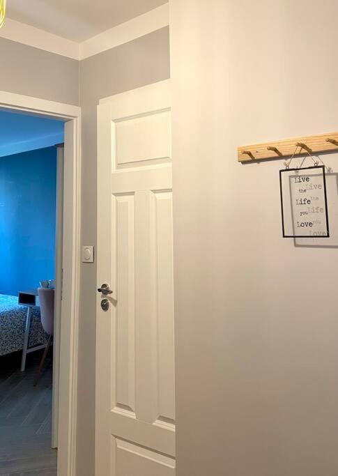 Apartment Close To Metro, 8 Minutes To Centrum And Near Airport Варшава Екстериор снимка